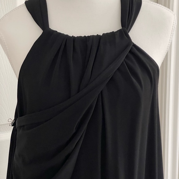 Easy fluid dress with halter neckline and front swing panel in stretchy fabric - Picture 3 of 4